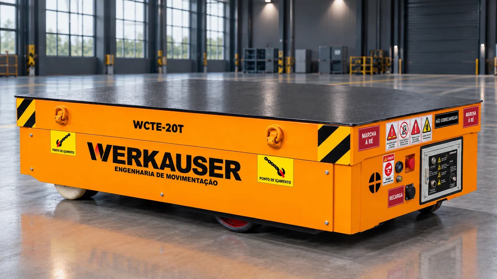 Carro de transporte elétrico Werkauser com plataforma preta e estrutura laranja